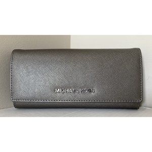 New Michael Kors Jet Set Travel Carryall Flap Wallet Leather Nickel